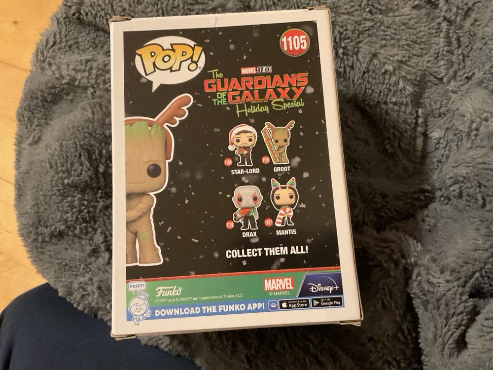 Groot Holiday  vinyl figure collectible - Main Image 4
