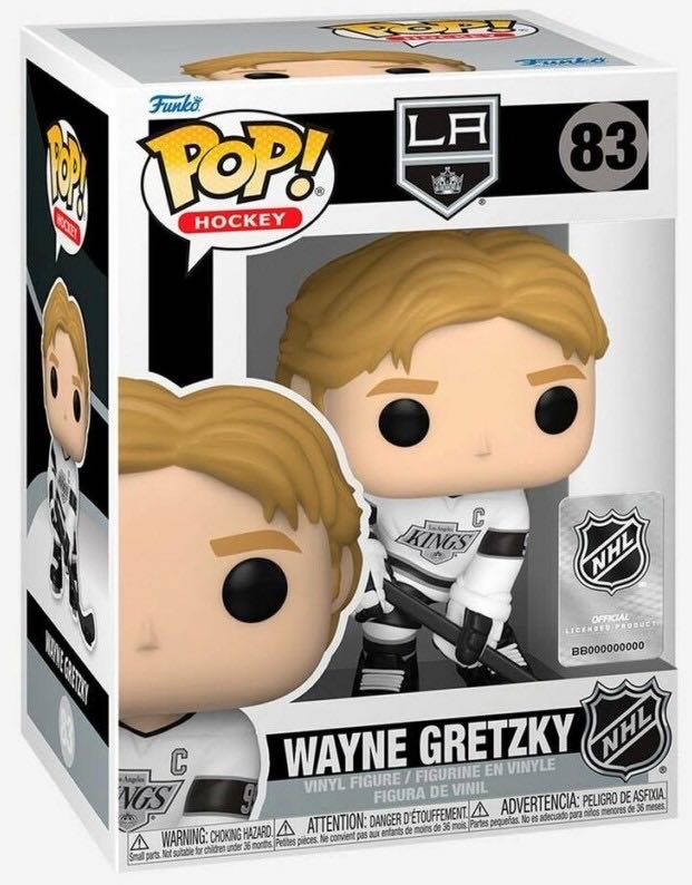 Wayne Gretzky  vinyl figure collectible [Barcode 889698593472] - Main Image 2