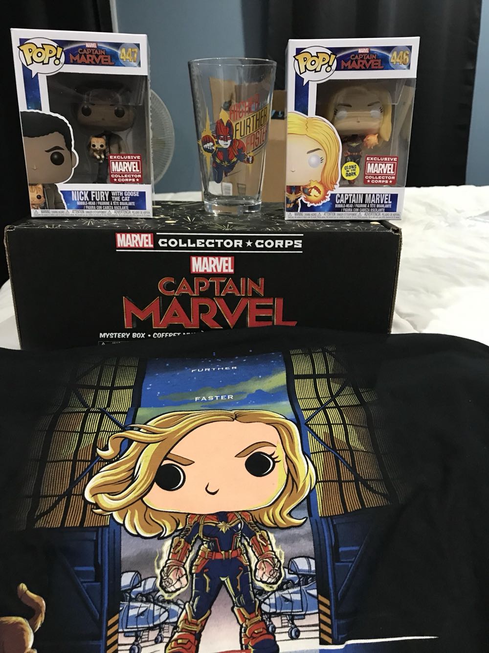 Captain Marvel 1265 Marvel Collector Corps - Marvel Universe vinyl figure collectible - Main Image 3