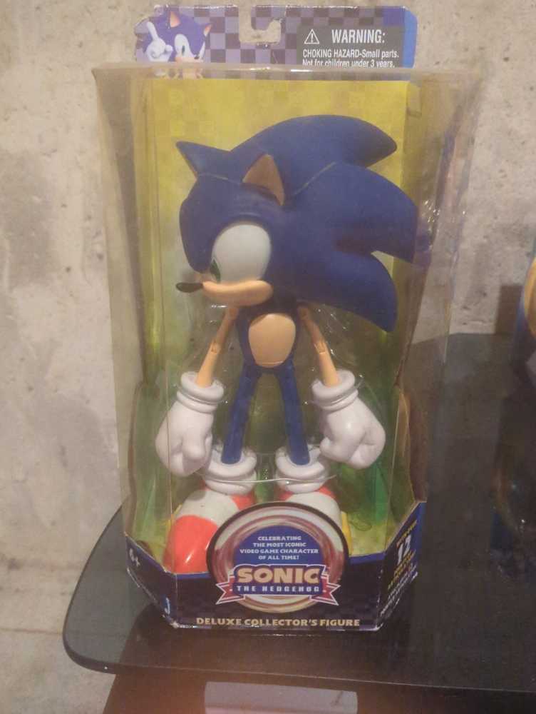 Jazwares 20th Anniversary Deluxe Sonic Hedgehog Retro 10” Action The 10 Inch Jazwares Wii - Sonic the Hedgehog vinyl figure collectible [Barcode 681326657613] - Main Image 2