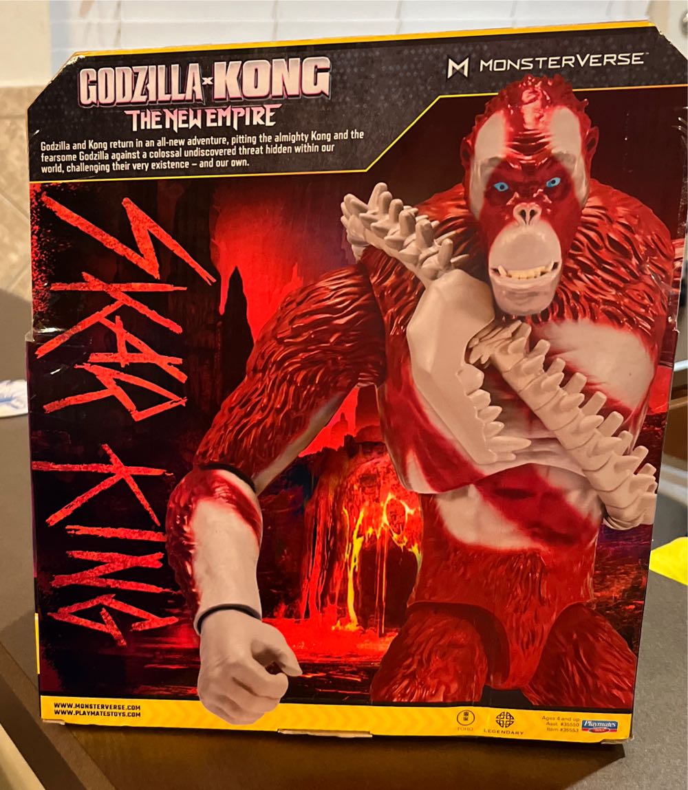 Playmates Godzilla X Kong: Giant Skar King W/ Whipslash - Godzilla vinyl figure collectible [Barcode 043377355533] - Main Image 2