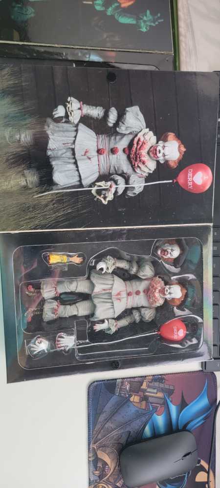 Pennywise Neca T Ultimate Bloody Pennywise 7 Inch Figure Sdcc Gamestop Exlusive  vinyl figure collectible [Barcode 634482454664] - Main Image 3