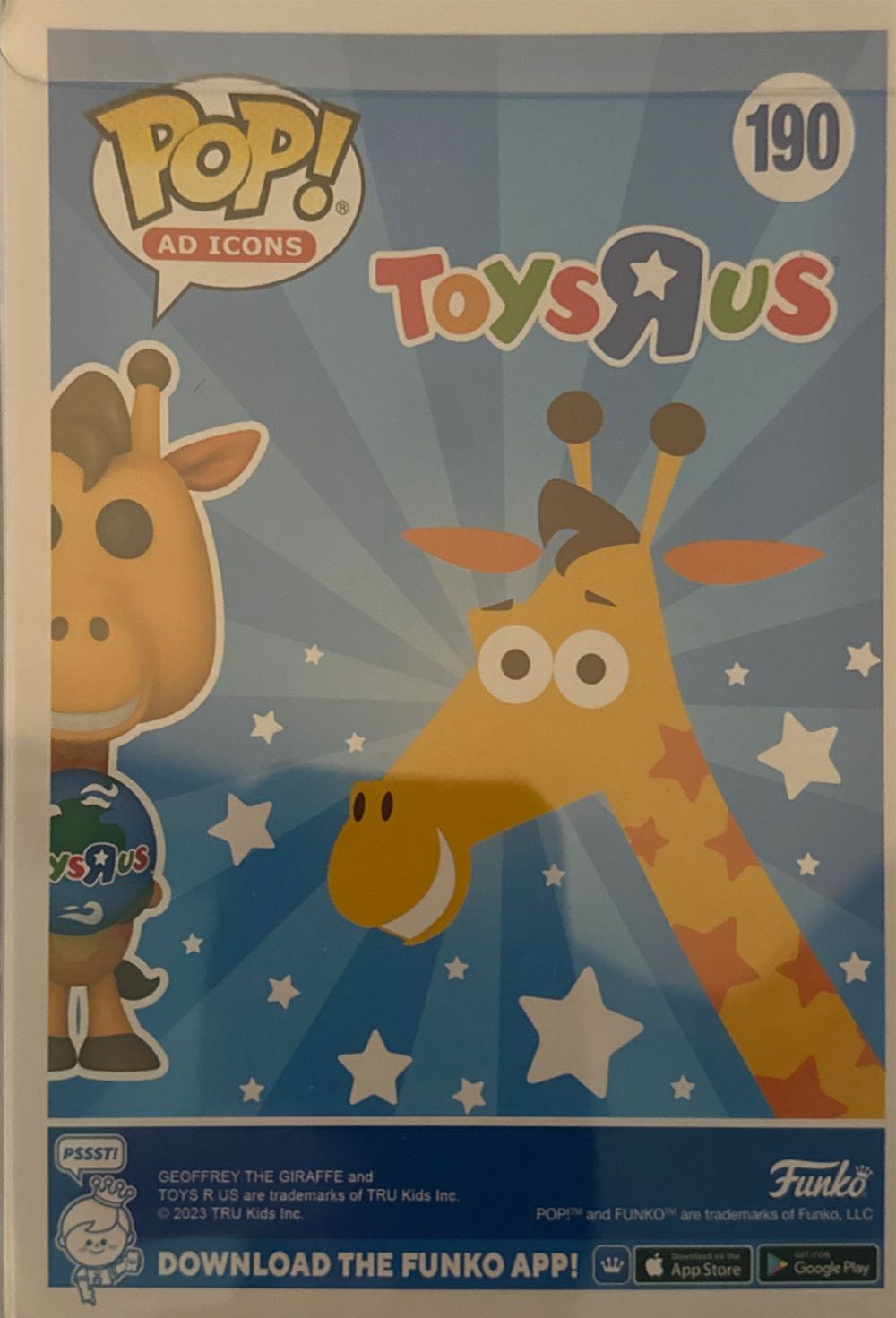 GEOFFREY with GLOBE  vinyl figure collectible [Barcode 889698735551] - Main Image 2