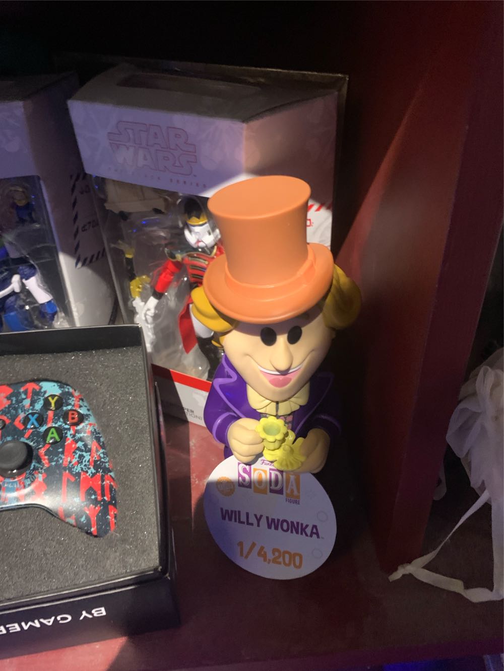 Willy Wonka - Willy Wonka vinyl figure collectible [Barcode 889698740708] - Main Image 2