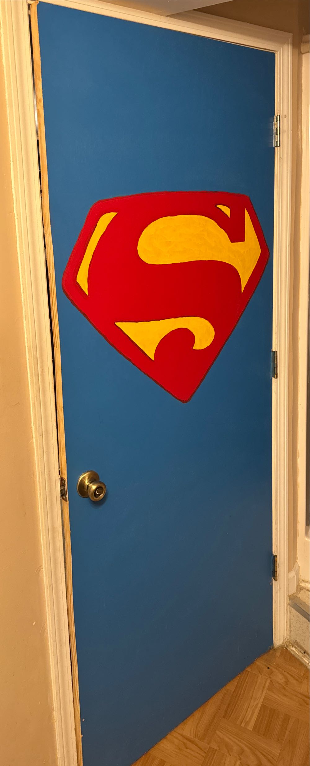 Superman Door  vinyl figure collectible - Main Image 2