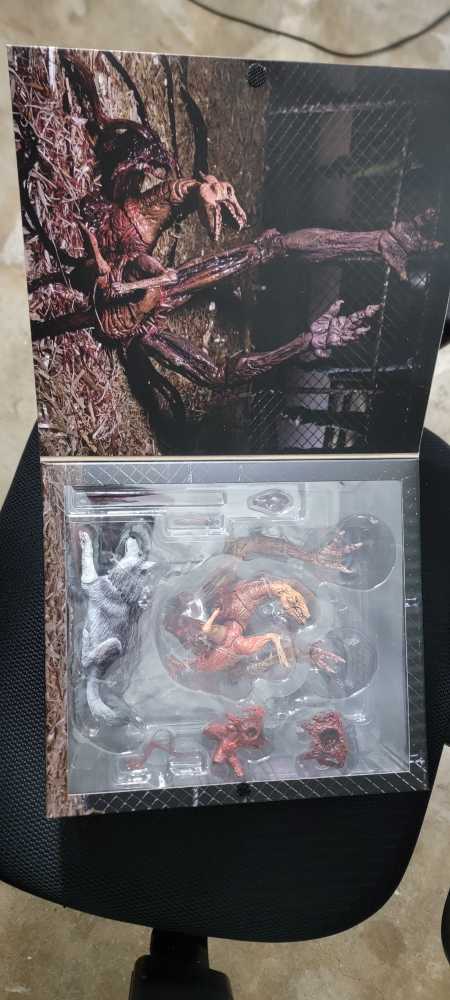 TheThing Ultimate Dog Creature  vinyl figure collectible - Main Image 2