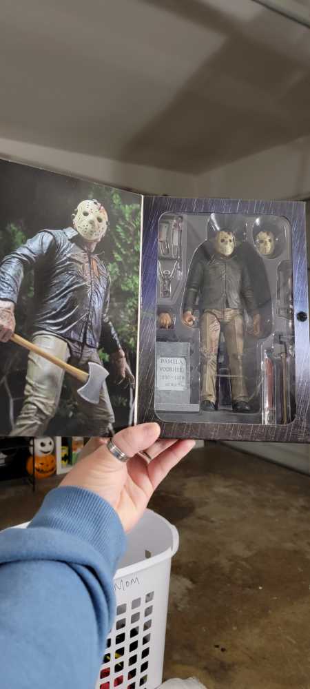 Neca Friday The 13th IV The Final Chapter: Jason Voorhees - Friday the 13th vinyl figure collectible [Barcode 634482397169] - Main Image 3