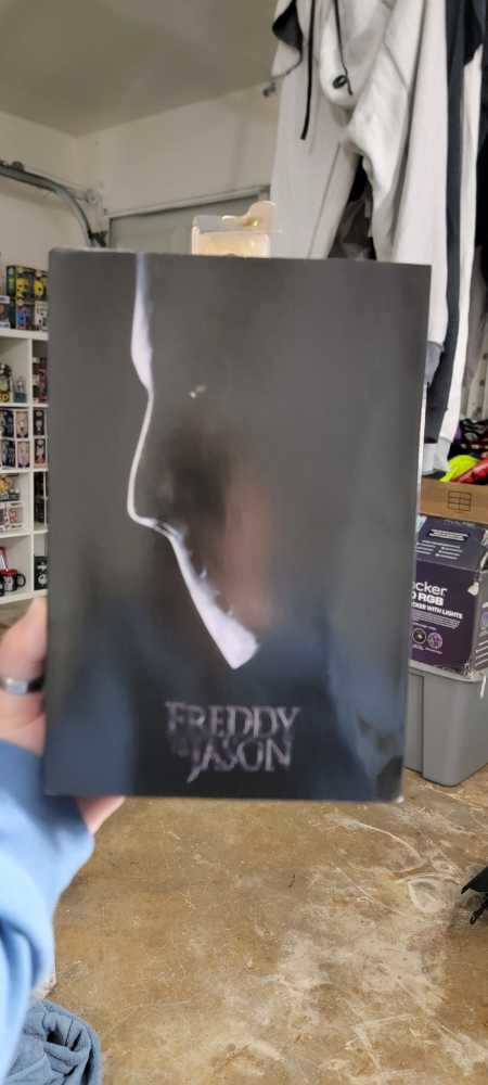 Nightmare Freddy Vs. Jason: Jason Voorhees - Friday the 13th vinyl figure collectible [Barcode 634482397251] - Main Image 2