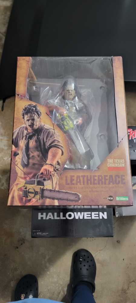 Leatherface Kotobukiya The Texas Chainsaw Massacre Leatherface Artfx 1 6 Statue New Sealed  vinyl figure collectible [Barcode 190526029439] - Main Image 2