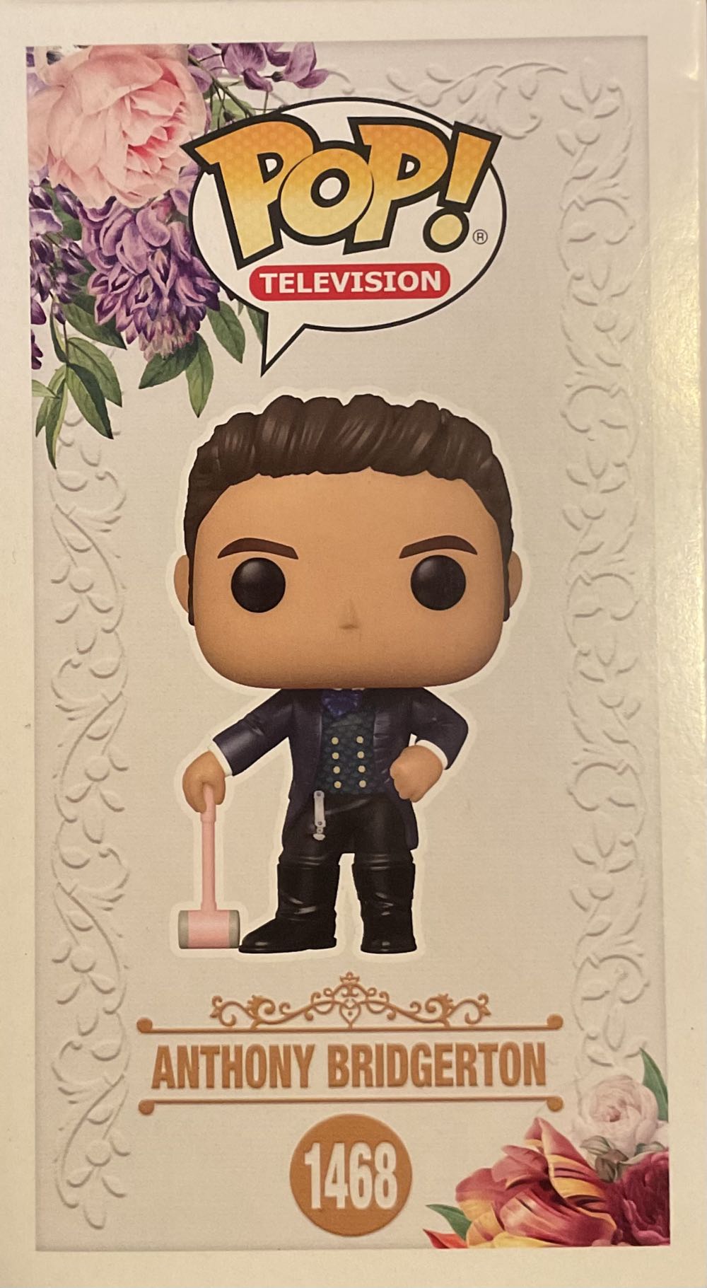 Anthony Bridgerton  vinyl figure collectible [Barcode 889698722032] - Main Image 2