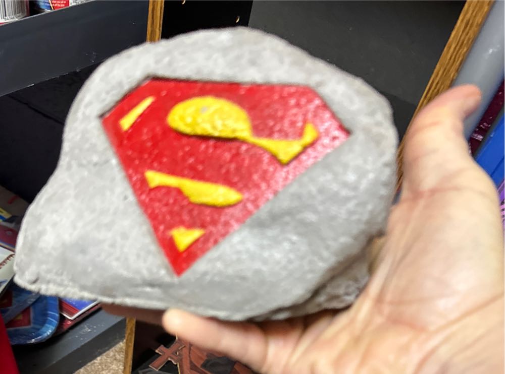 Superman Rock  vinyl figure collectible - Main Image 2