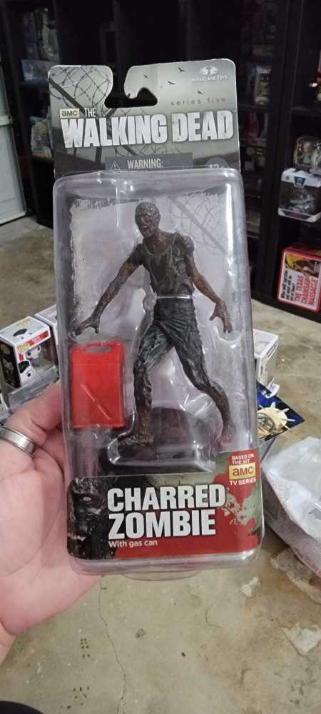 TheWalking Dead Series 5 Charred Walker  vinyl figure collectible [Barcode 787926145342] - Main Image 2