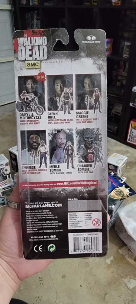 TheWalking Dead Series 5 Charred Walker  vinyl figure collectible [Barcode 787926145342] - Main Image 3