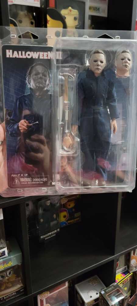 Michael Myers - Halloween vinyl figure collectible [Barcode 634482606476] - Main Image 2