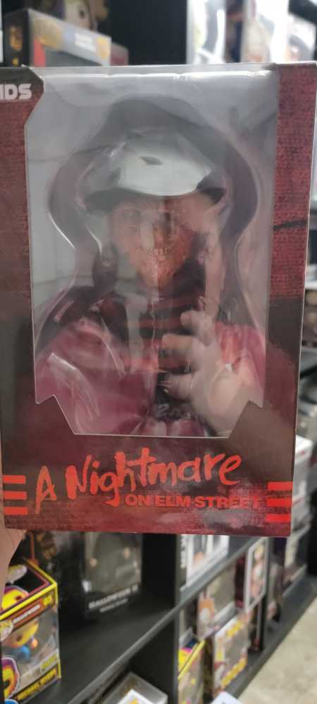 Freddy Krueger Mezco Mds A Nightmare On Elm Street 3: Freddy Krueger  vinyl figure collectible [Barcode 696198259001] - Main Image 2