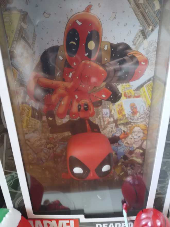 Deadpool Comic Cover - Deadpool vinyl figure collectible [Barcode 889698760850] - Main Image 3