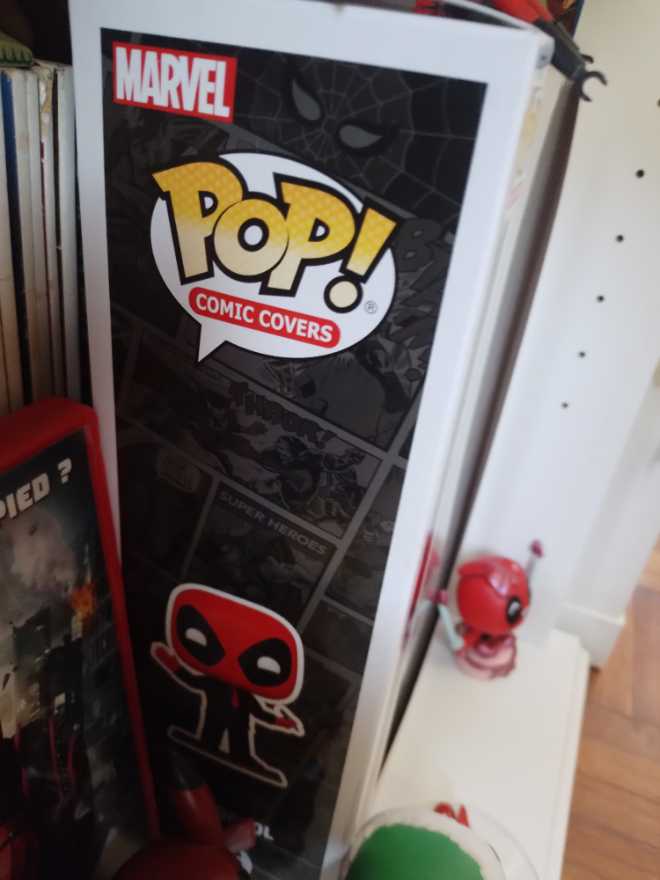 Deadpool Comic Cover - Deadpool vinyl figure collectible [Barcode 889698760850] - Main Image 4