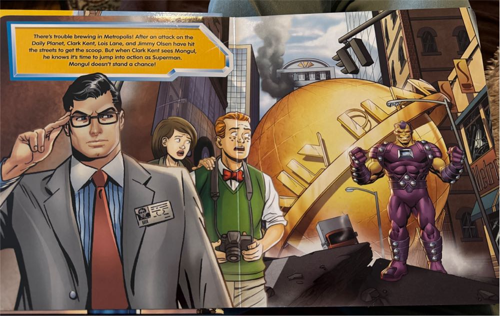 DC Superman My Busy Book With 12 Figures Included - DC Comics vinyl figure collectible [Barcode 9782764332733] - Main Image 2