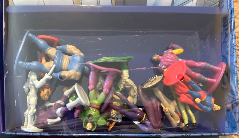 DC Superman My Busy Book With 12 Figures Included - DC Comics vinyl figure collectible [Barcode 9782764332733] - Main Image 4