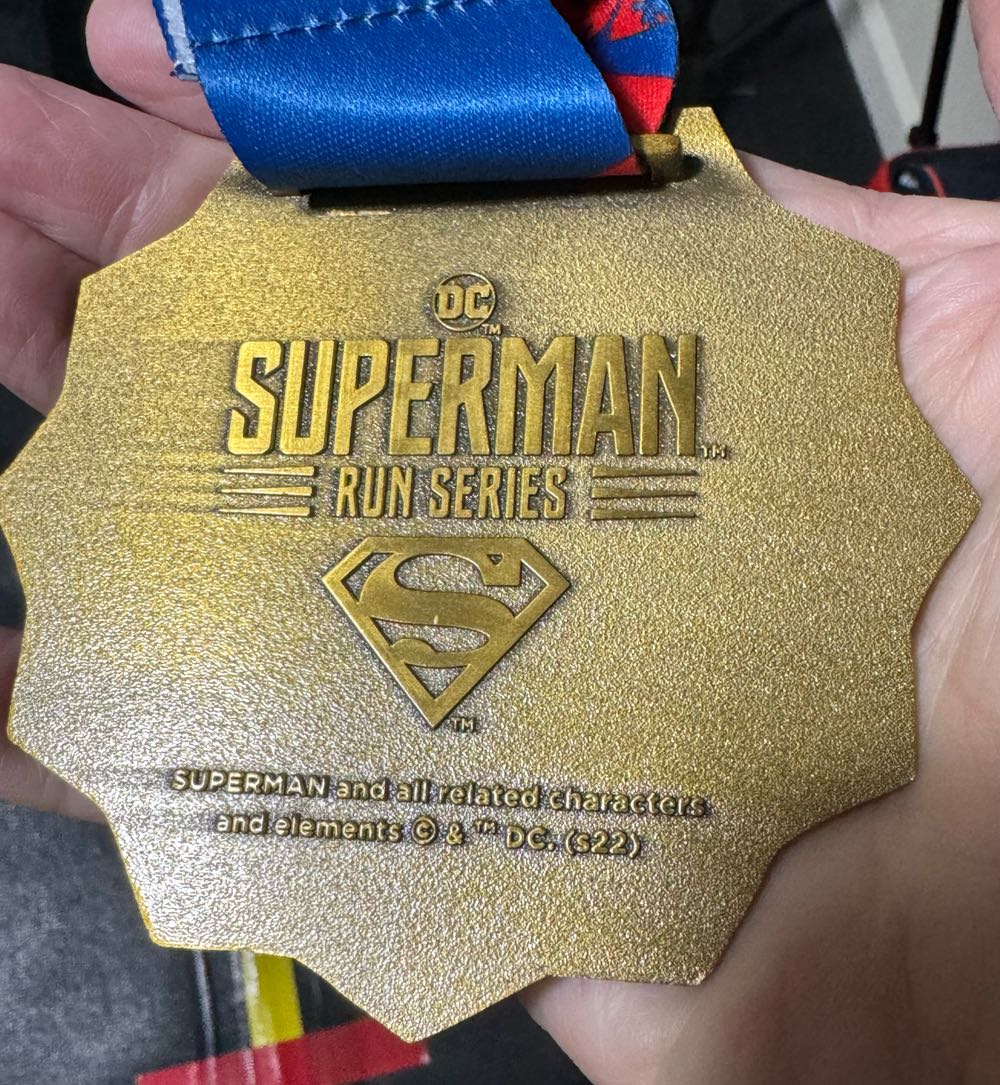 Finishers Medal - DC Comics vinyl figure collectible - Main Image 4