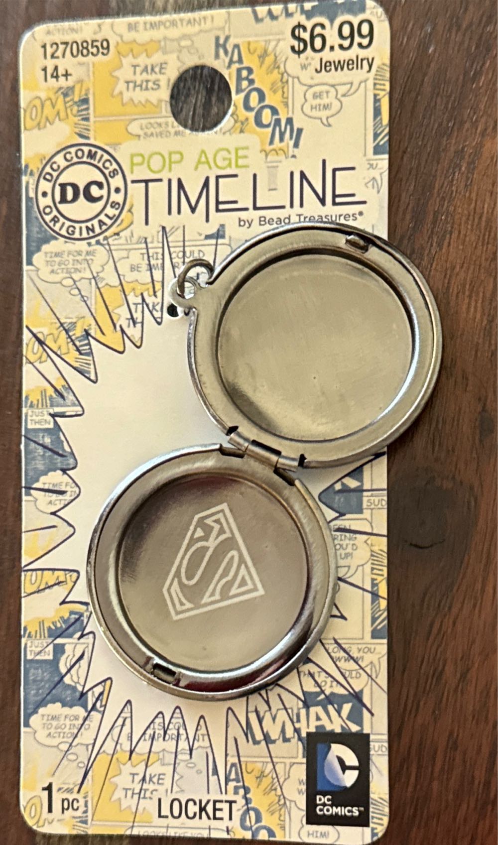 Locket Superman With Gem - DC Comics vinyl figure collectible - Main Image 2