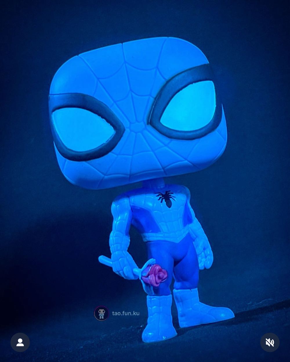 Spider-man 1355 Marvel Collector Corp - Spider-Man vinyl figure collectible - Main Image 3