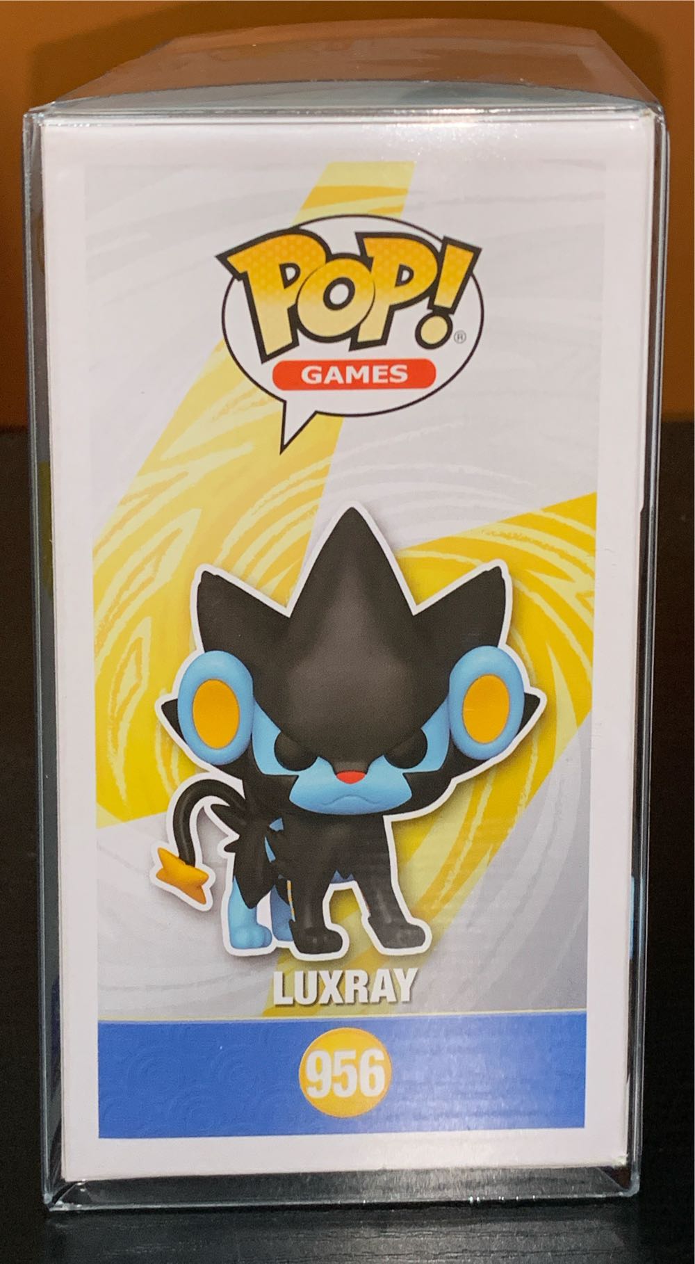Luxray - Pokémon vinyl figure collectible [Barcode 889698705868] - Main Image 4