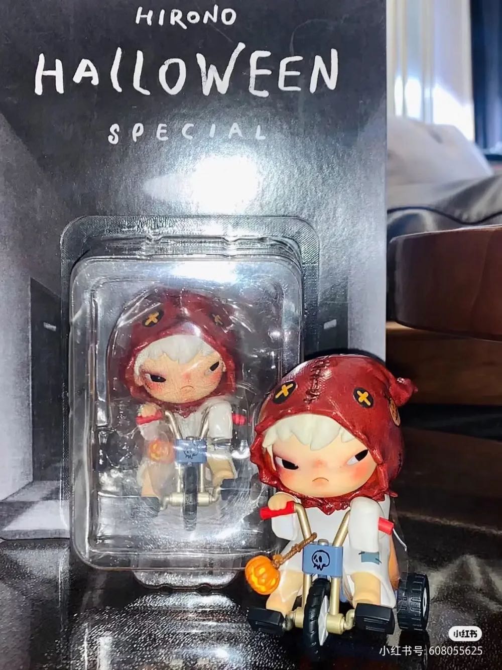 Halloween Special (Blue)  vinyl figure collectible [Barcode 6975245682189] - Main Image 2