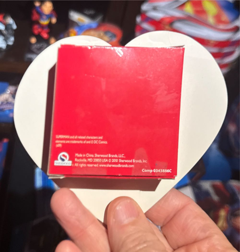 Valentines Candy Box Superman  vinyl figure collectible - Main Image 2