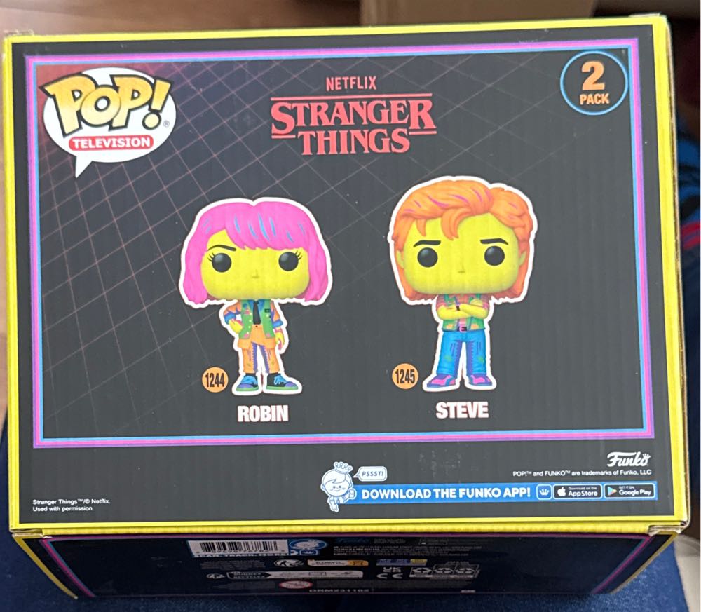 Robin & Steve Stranger Things Special Edition - Stranger Things vinyl figure collectible [Barcode 889698767828] - Main Image 2