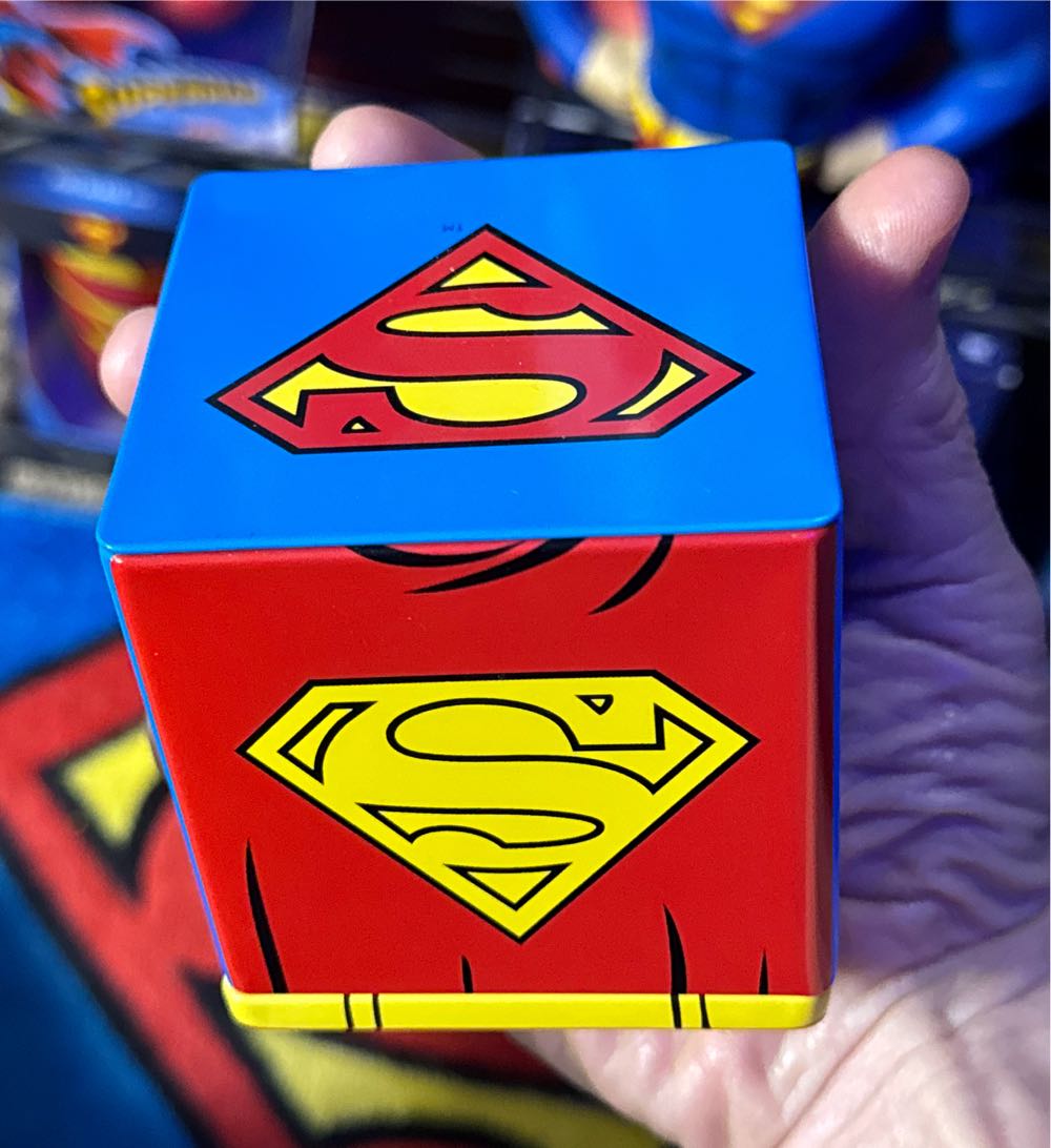 Hallmark Superman Cubeez  vinyl figure collectible [Barcode 763795069491] - Main Image 2