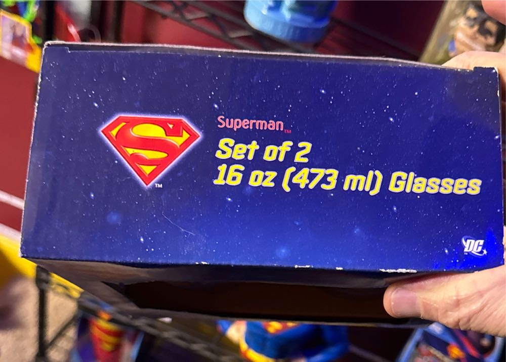 Set Of Two Superman 16oz Pint Glasses  vinyl figure collectible [Barcode 733966054076] - Main Image 3