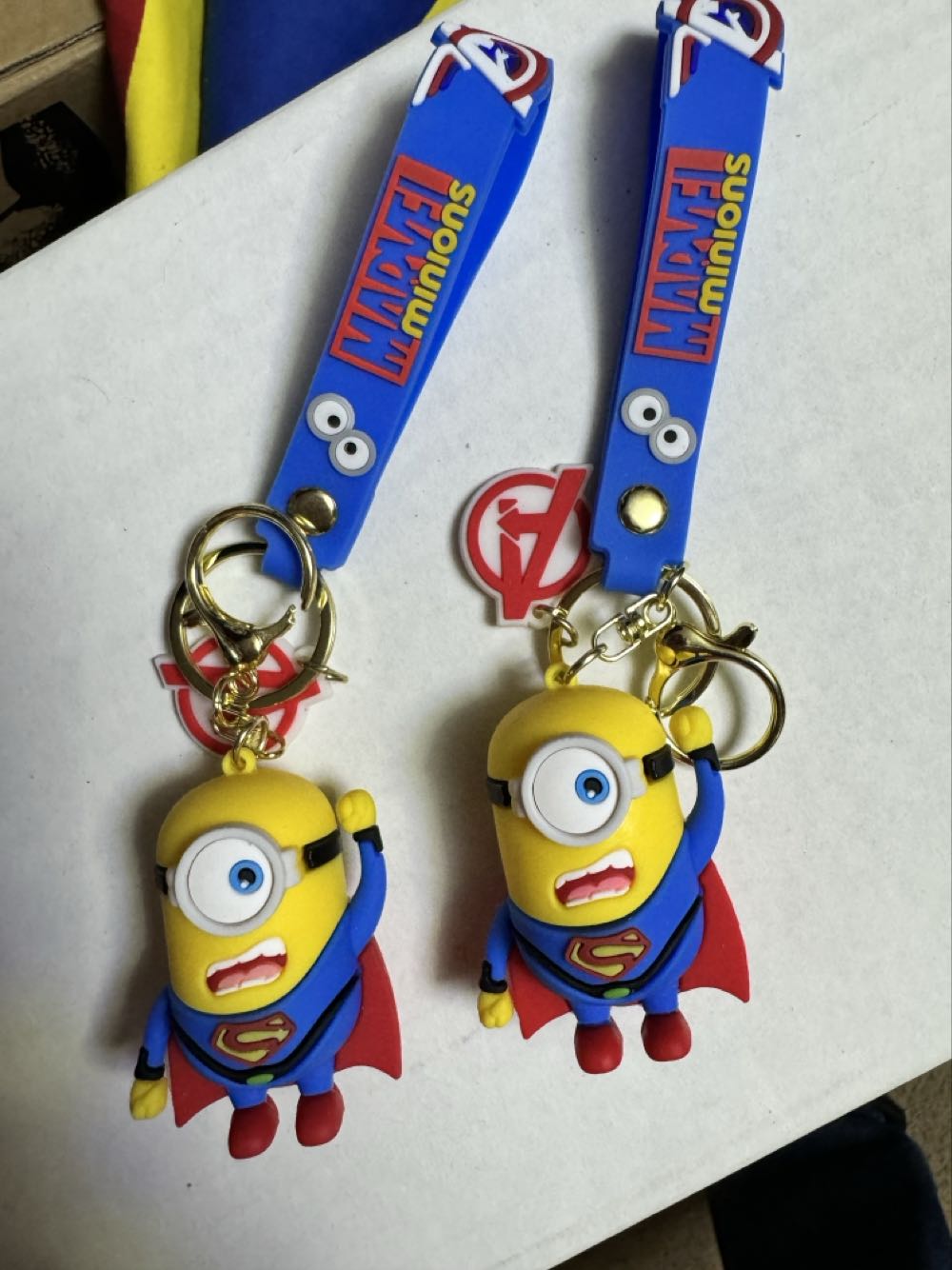 Marvel Minions Superman Keychain  vinyl figure collectible - Main Image 3