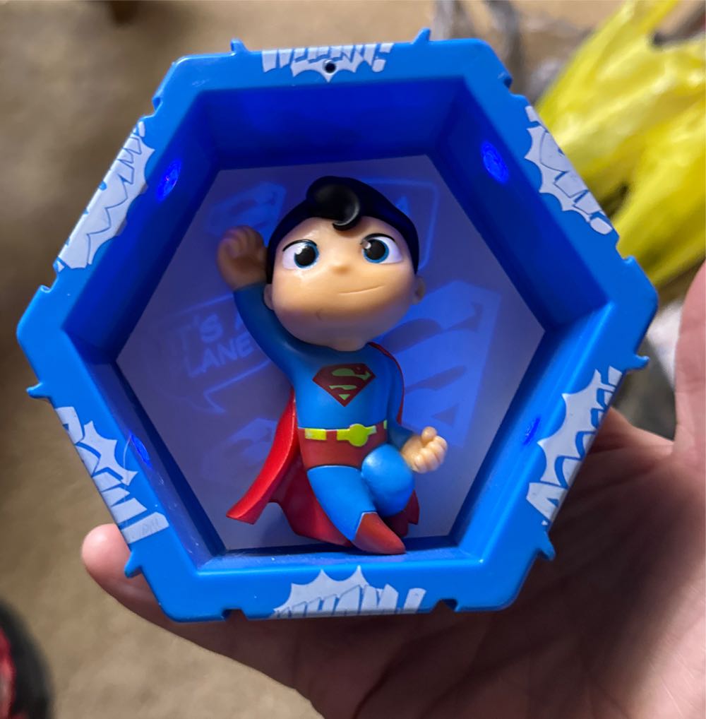 Wow! Pods Dc Universe Superman Collectable Light-up Figure  vinyl figure collectible [Barcode 5055394016859] - Main Image 2