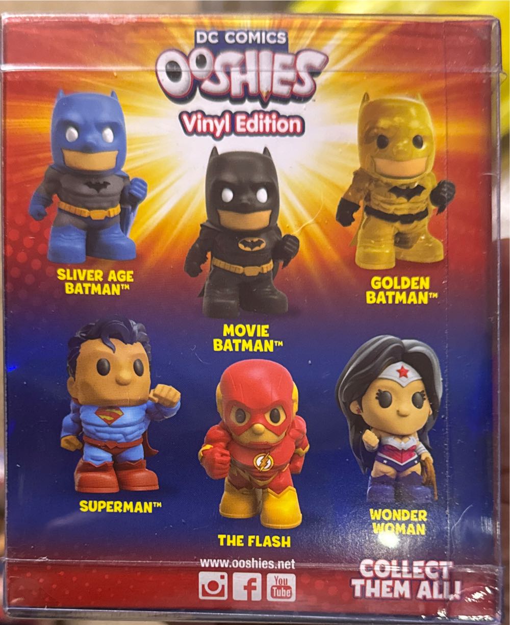 DC Comics Ooshies Superman  vinyl figure collectible - Main Image 3