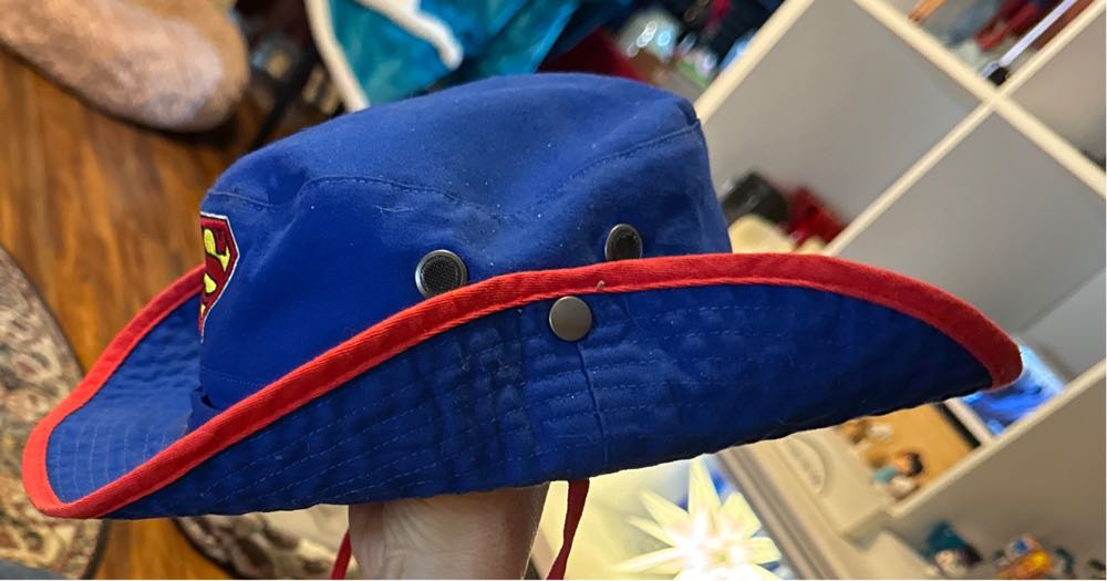 Hat Cap - Safari Superman - DC Comics vinyl figure collectible - Main Image 2