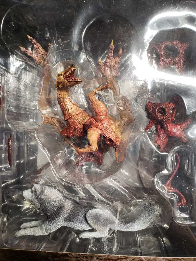 The Thing Dog Creature  vinyl figure collectible [Barcode 634482049051] - Main Image 3