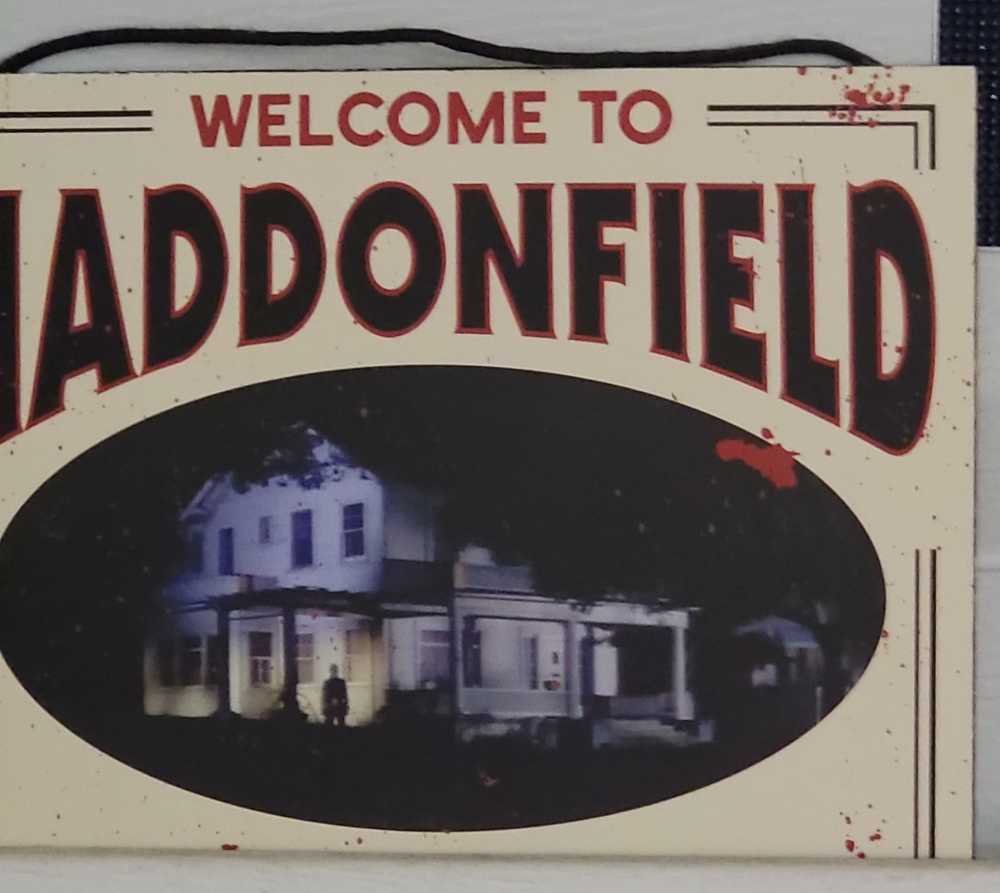 2008 Indiana Jones And The Kingdom Of The Crystal Skull 2-disc Widescreen Set Limited Edition Gift Set With Mini Crystal Skull Replica And Base $25 Dollar Sideshow Toys Gift Card