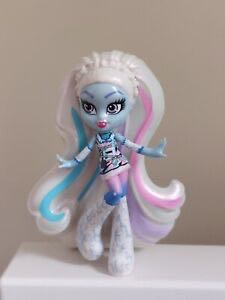 The Nun Conjuring Universe Ultimate Valak The Nun 7” Action Figure