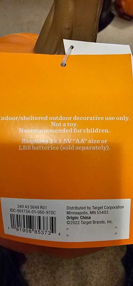 Jack O Lantern   vinyl figure collectible [Barcode 191908853734] - Main Image 3