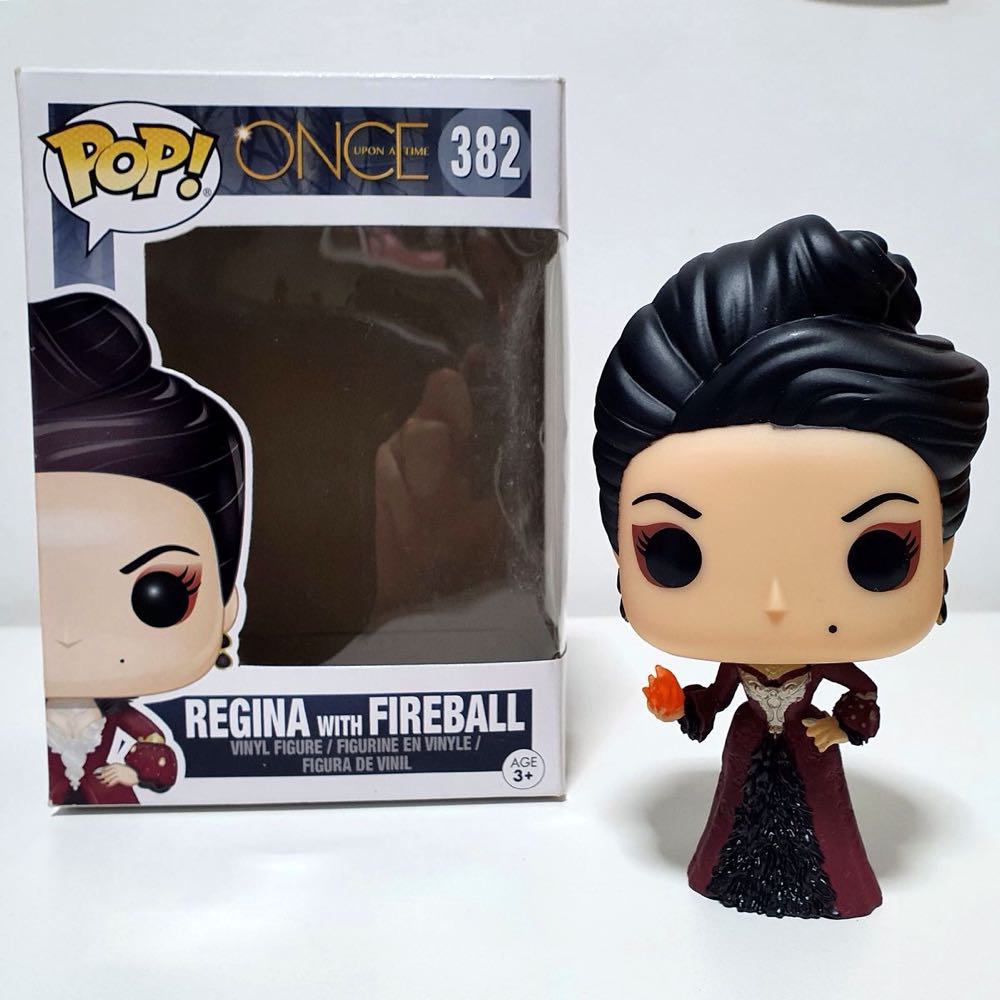 382 - Regina with fireball  vinyl figure collectible - Main Image 2
