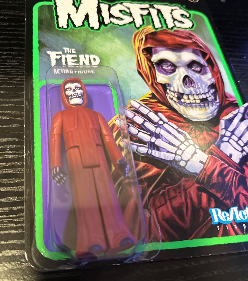Super7 Misfits The Fiend Crimson Red - Misfits vinyl figure collectible [Barcode 811169030315] - Main Image 2