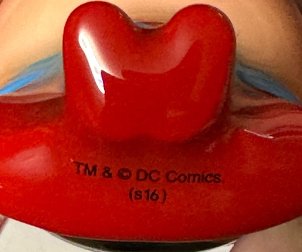 Superman Glossy Big Head Ornament  vinyl figure collectible - Main Image 3