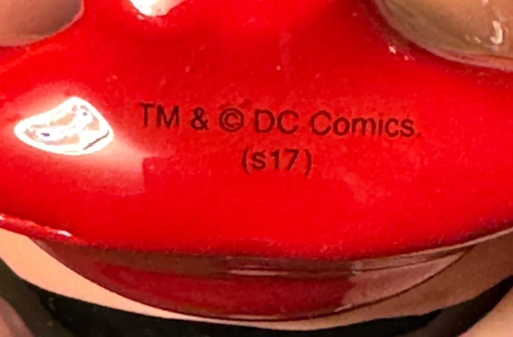 Superman Glossy Big Head Ornament  vinyl figure collectible - Main Image 4