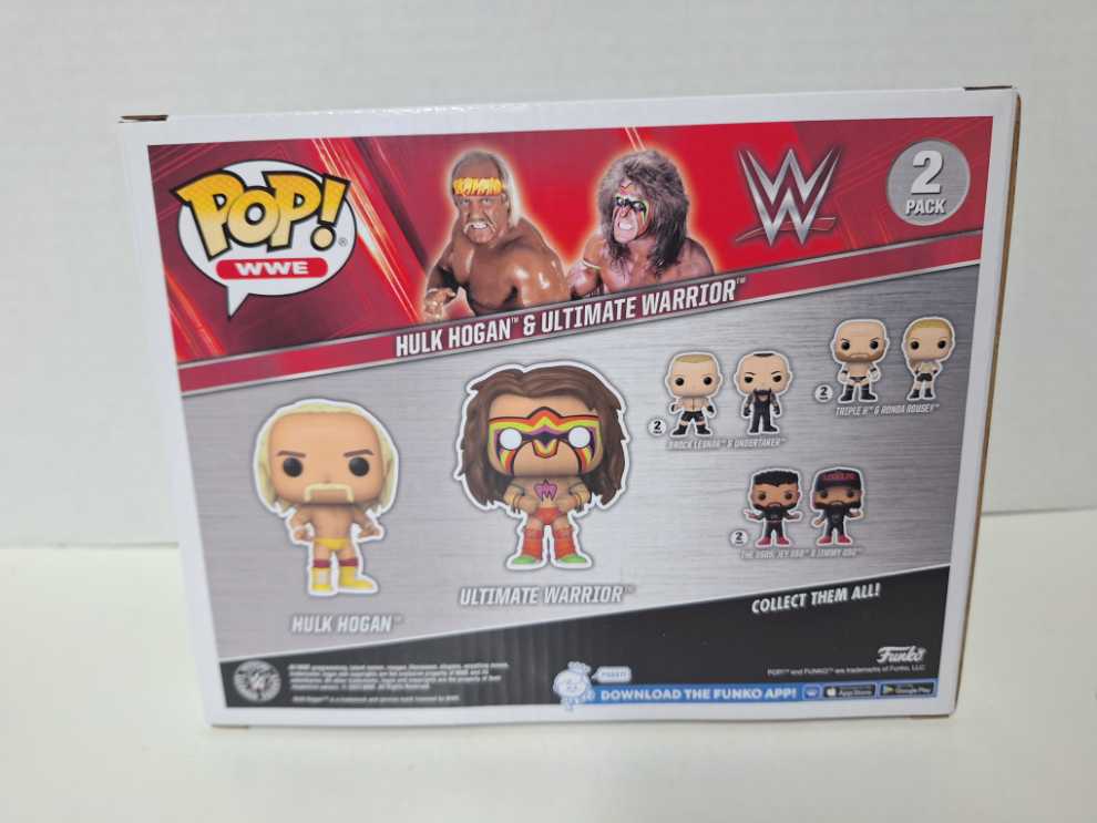 WWE Hulk Hogan & Ultimate Warrior $35 - WWE vinyl figure collectible [Barcode 889698713375] - Main Image 2