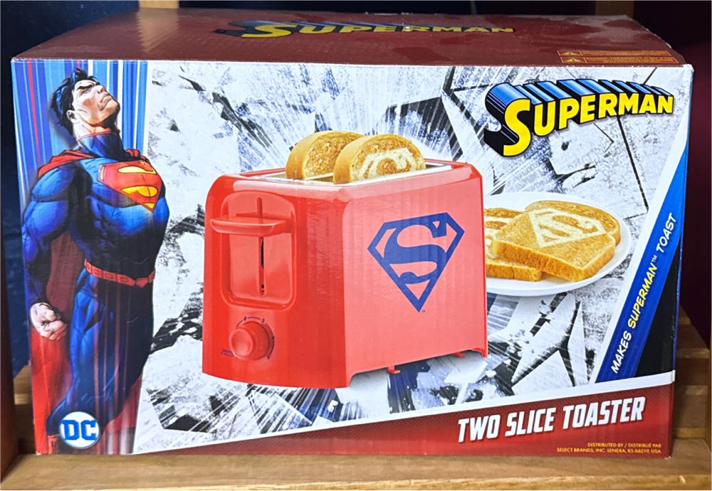 Dc Superman 2 slice toaster.  vinyl figure collectible [Barcode 655772015839] - Main Image 2