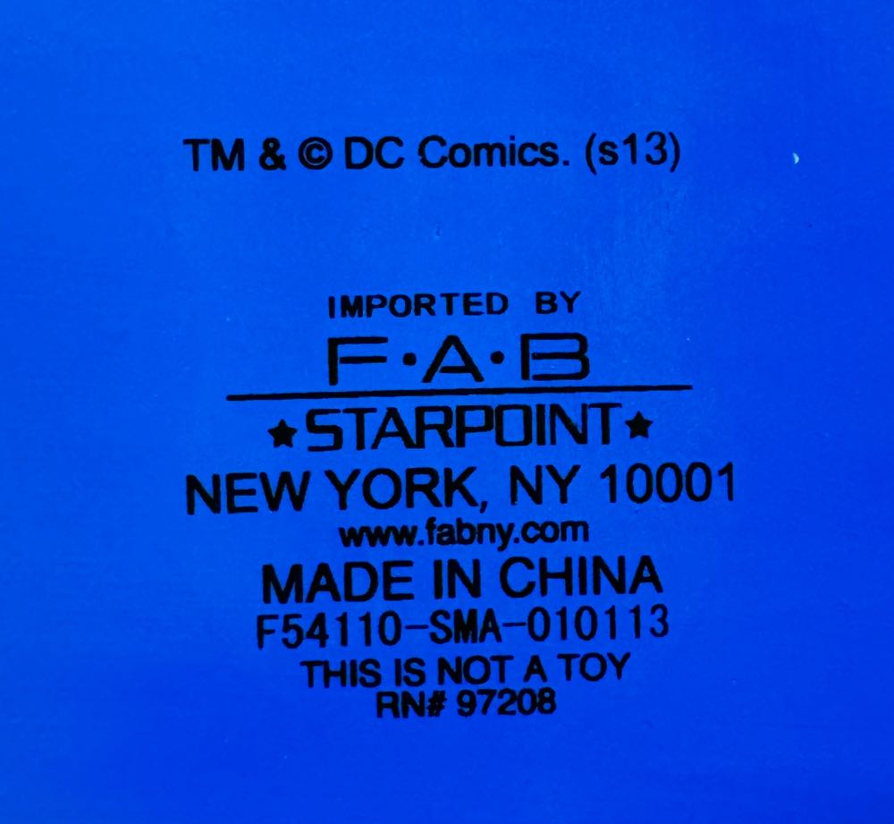 Superman Bank shaped like the S shield  vinyl figure collectible - Main Image 3