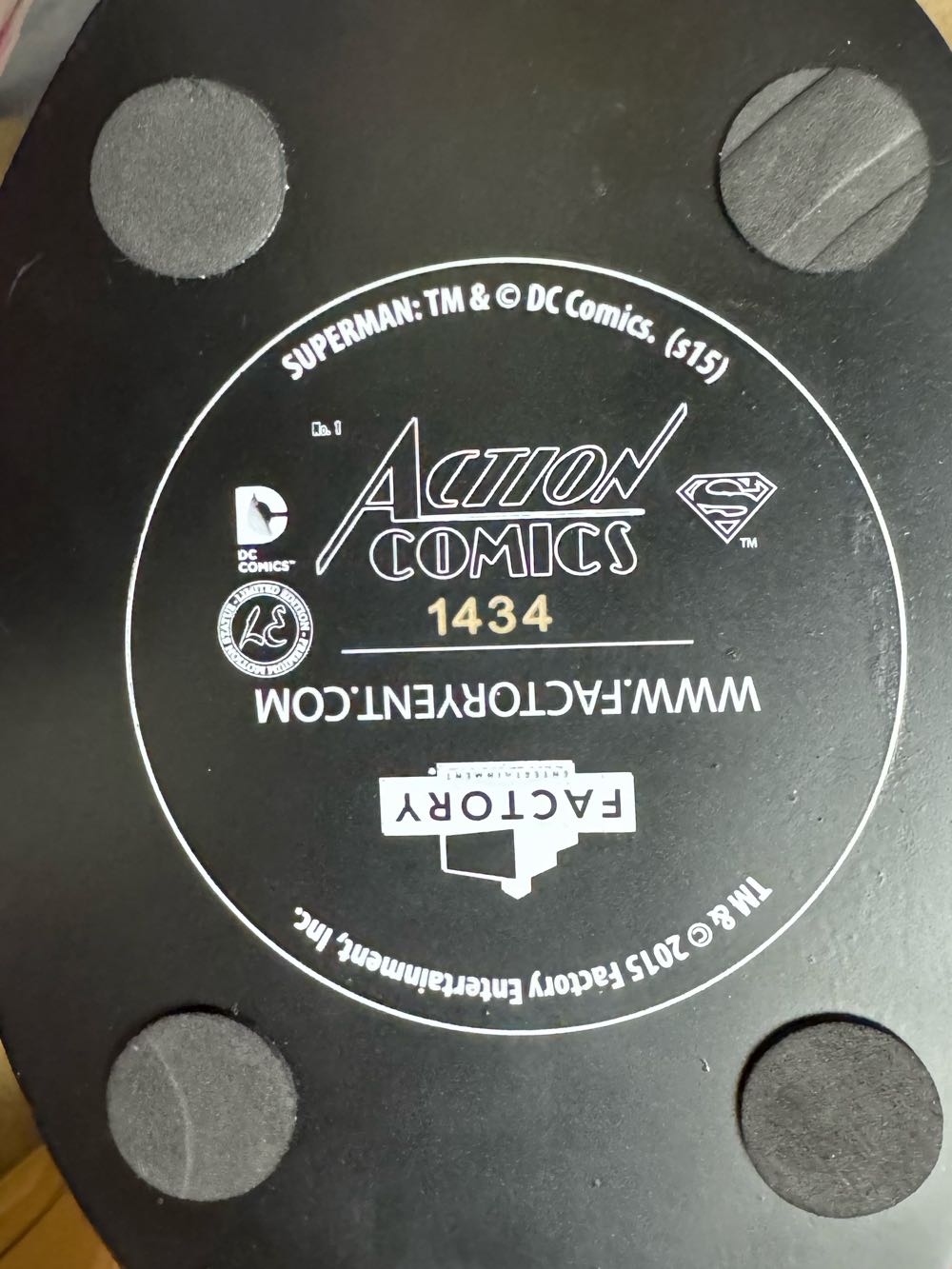 DC Comics Superman Action Comics #1 Premium Motion Statue - DC Comics vinyl figure collectible - Main Image 3