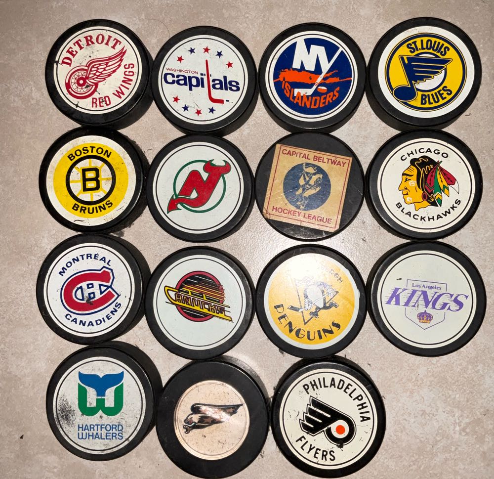 Hockey Pucks  vinyl figure collectible - Main Image 2