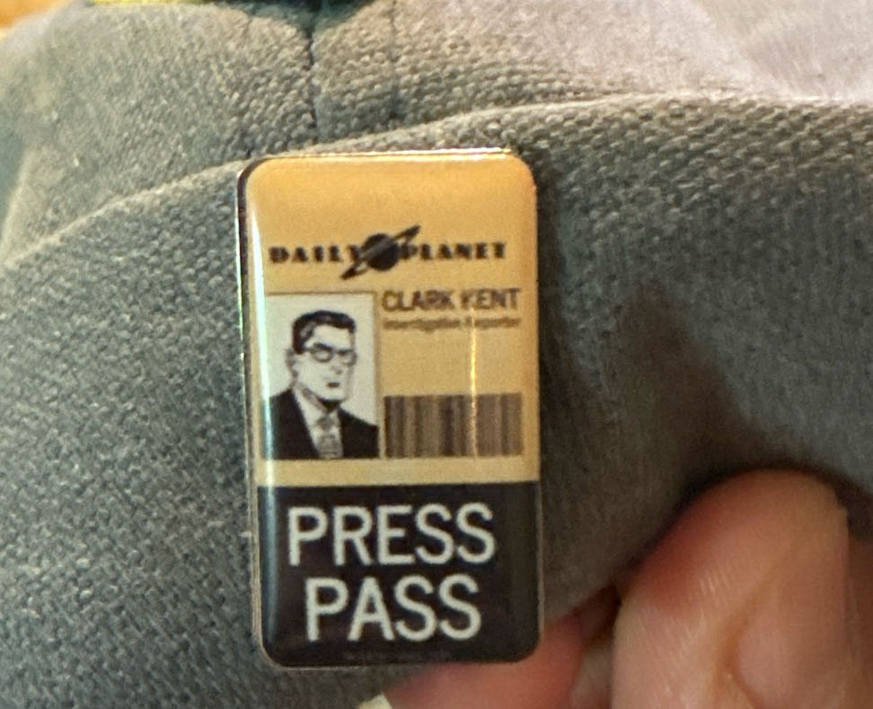 Hat Pin Clark Kent Press Pass  vinyl figure collectible - Main Image 2